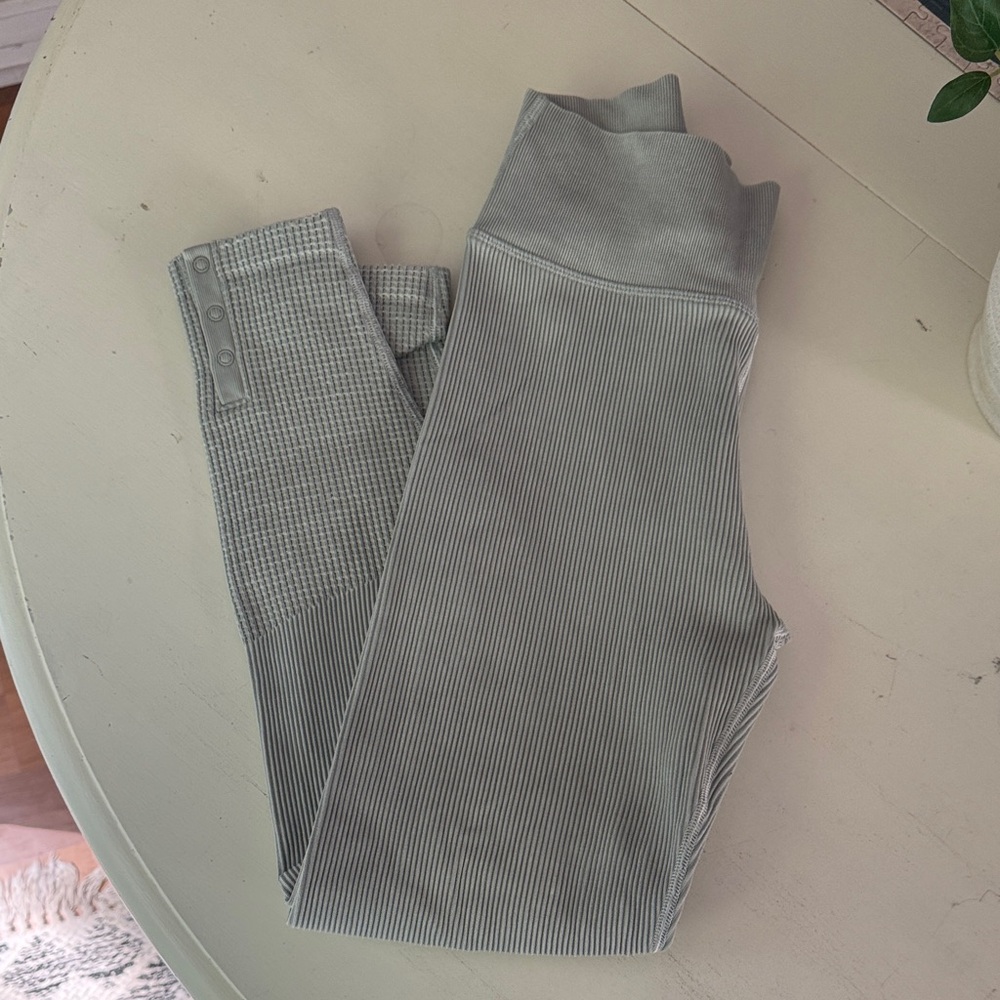 Light Grey Ribbed Leggings